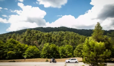 Audi RS3 vs Ducati Multistrada 1200