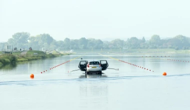 Video: Nissan Note με κουπιά