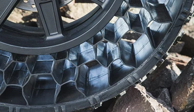 Γουρούνες Polaris με ελαστικά χωρίς αέρα (VIDEO)