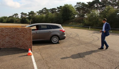 FORD: Αυτόματο παρκάρισμα με remote control