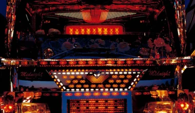 Decotora: Art on Truck