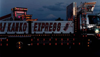 Decotora: Art on Truck