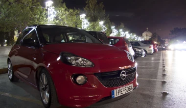 Βόλτα με το Adam στη Χριστουγεννιάτικη Αθήνα