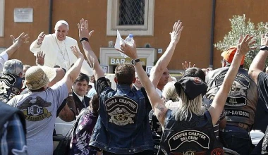 239.000 ευρώ έπιασε η Harley του Πάπα