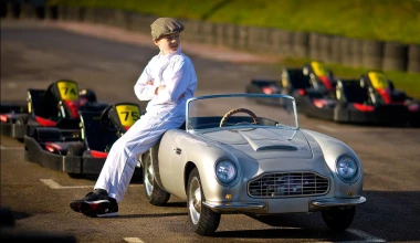 Aston Martin για παιδιά από τη Nicholas Mee
