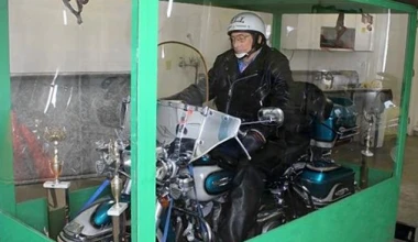 Καβάλα στη Harley, ακόμη και στον τάφο του!