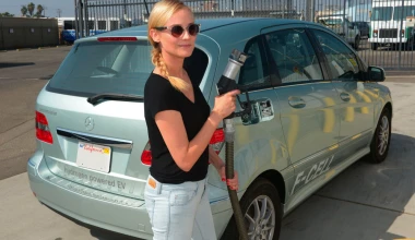 Σταρ του Hollywood πίνουν νερό από την εξάτμιση (VIDEO)