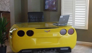 Τα καλύτερα petrolhead γραφεία