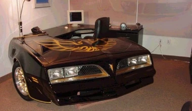 Τα καλύτερα petrolhead γραφεία