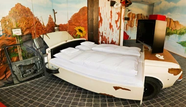 Καναπές και κρεβάτι για τους «πιστούς»