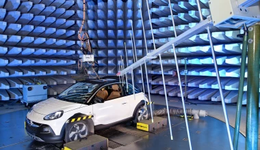 Το Opel Adam Rocks στις ηλεκτρομαγνητικές δοκιμές