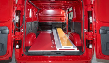 ΟΔΗΓΟΥΜΕ Opel Vivaro 2014