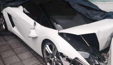 (UPDATE VIDEO) Παρκαδόρος τρακάρει Lamborghini Gallardo Spyder
