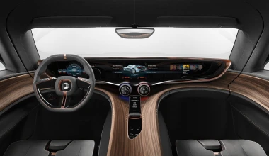 Video: NanoFlowcell Quant e-Sportlimousine