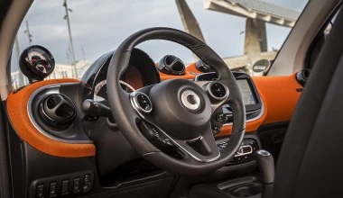 ΟΔΗΓΟΥΜΕ τα νέα Smart Fortwo & Forfour 