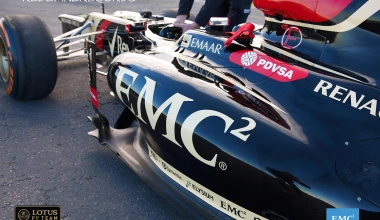 Video: Φορτηγό κάνει άλμα πάνω από μονοθέσιο