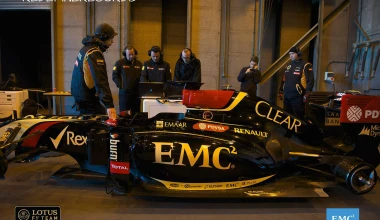 Video: Φορτηγό κάνει άλμα πάνω από μονοθέσιο