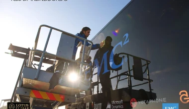 Video: Φορτηγό κάνει άλμα πάνω από μονοθέσιο