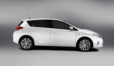 Νέο Toyota Auris Hybrid 2013