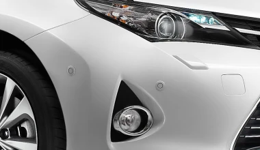 Νέο Toyota Auris Hybrid 2013