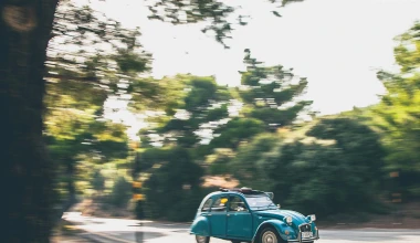 Ένα 2CV στον δρόμο του Cactus