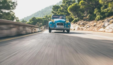 Ένα 2CV στον δρόμο του Cactus