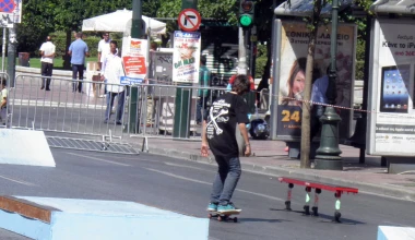 Πανεπιστημίου: κλειστή στα ΙΧ, ανοιχτή στον κόσμο