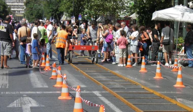 Πανεπιστημίου: κλειστή στα ΙΧ, ανοιχτή στον κόσμο