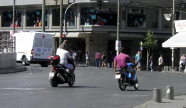 Πανεπιστημίου: κλειστή στα ΙΧ, ανοιχτή στον κόσμο