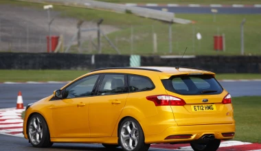Ford Focus ST @ Brands Hatch