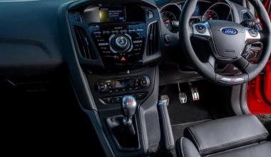 Ford Focus ST @ Brands Hatch