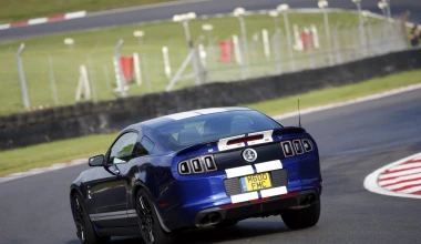 Ford Mustang Shelby GT500 @ Brands Hatch