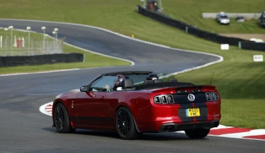 Ford Mustang Shelby GT500 @ Brands Hatch