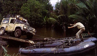 Land Rover Defender: Ακόμα και οι σκληροί πεθαίνουν