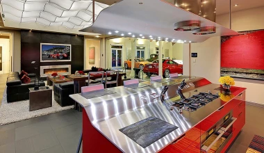 Σπίτι – ΟΝΕΙΡΟ με… 20 γκαράζ!