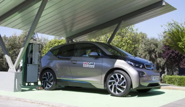 Ηλιακός Σταθμός Φόρτισης οχημάτων στην Αθήνα