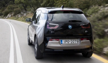 Ηλιακός Σταθμός Φόρτισης οχημάτων στην Αθήνα