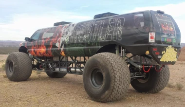 SUV με σχεδόν 10m μήκος & 3,65 ύψος (VIDEO)