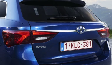 ΟΔΗΓΟΥΜΕ: Νέο Toyota Avensis 2015