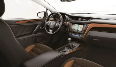 ΟΔΗΓΟΥΜΕ: Νέο Toyota Avensis 2015