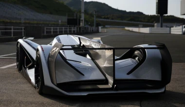 Γλυπτό της Mazda στο Goodwood