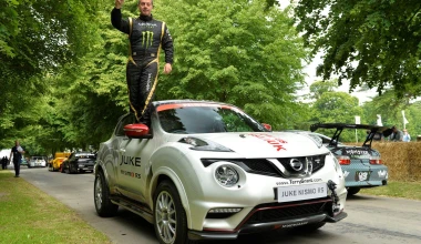 Ρεκόρ σημείωσε κασκαντέρ με Juke NISMO RS (VIDEO)