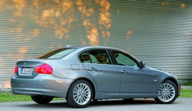 BMW 320i - 2010
