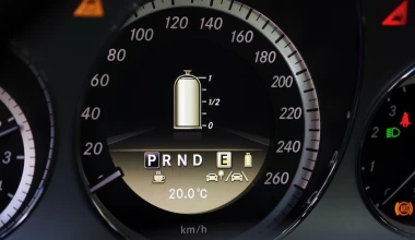 TEST:  Mercedes Benz E 200 NGT 