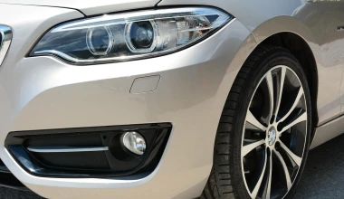 BMW 220i Cabrio vs BMW R nineT