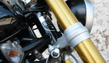 BMW 220i Cabrio vs BMW R nineT