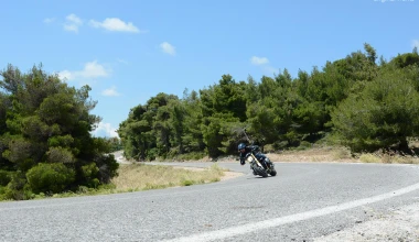 BMW 220i Cabrio vs BMW R nineT