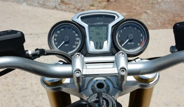 BMW 220i Cabrio vs BMW R nineT