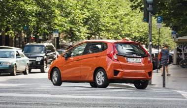 ΟΔΗΓΟΥΜΕ: Νέο Honda Jazz 1.3 2015