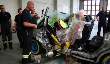 Κόφτες, σιαγώνες και πριόνια εν δράσει